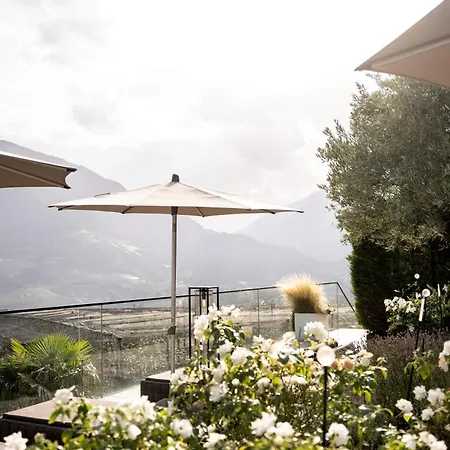 Hotel Small & Beautiful Gnaid Tirolo