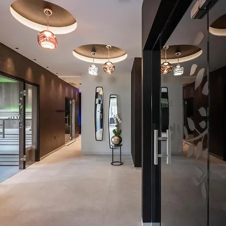 Small&beautiful Gnaid Hotel 4*